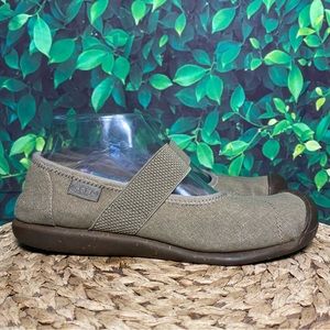 Keen maryjane sienna canvas grey